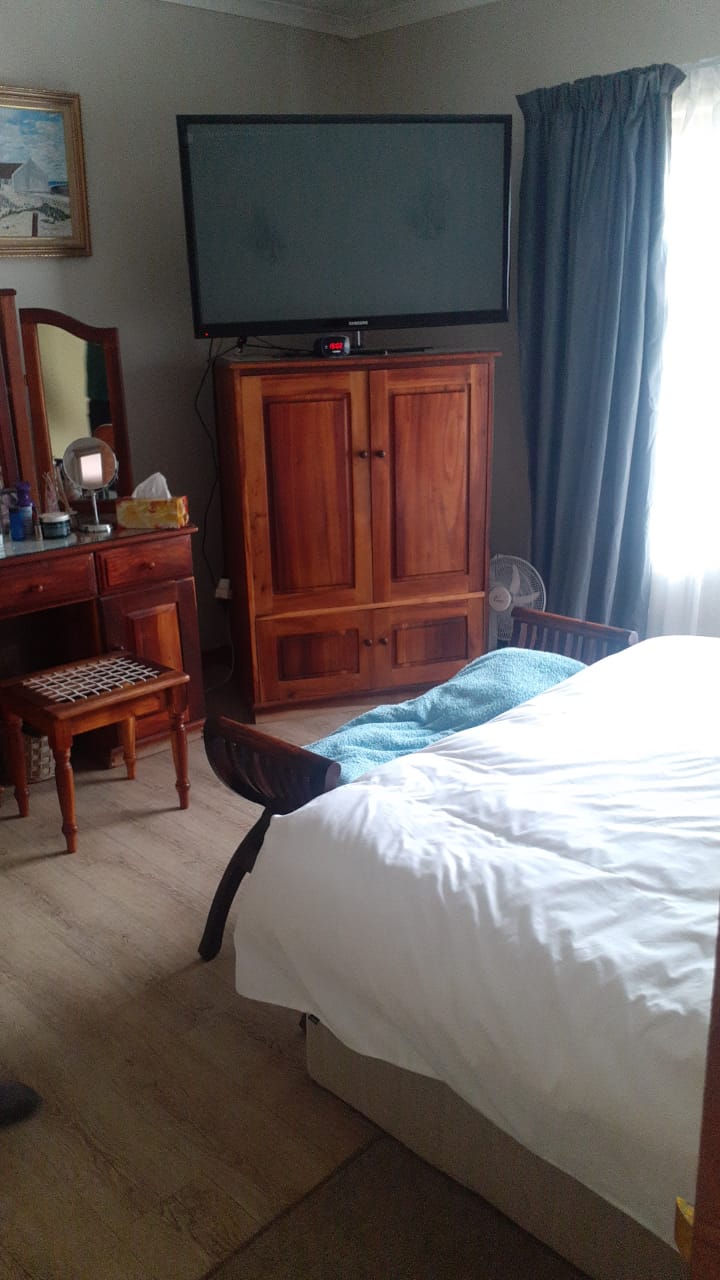 To Let 2 Bedroom Property for Rent in Wavecrest Eastern Cape